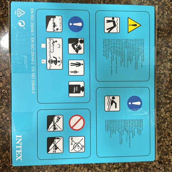 Sand & Summer Pug Pool Float NEW - Picture 2 of 3